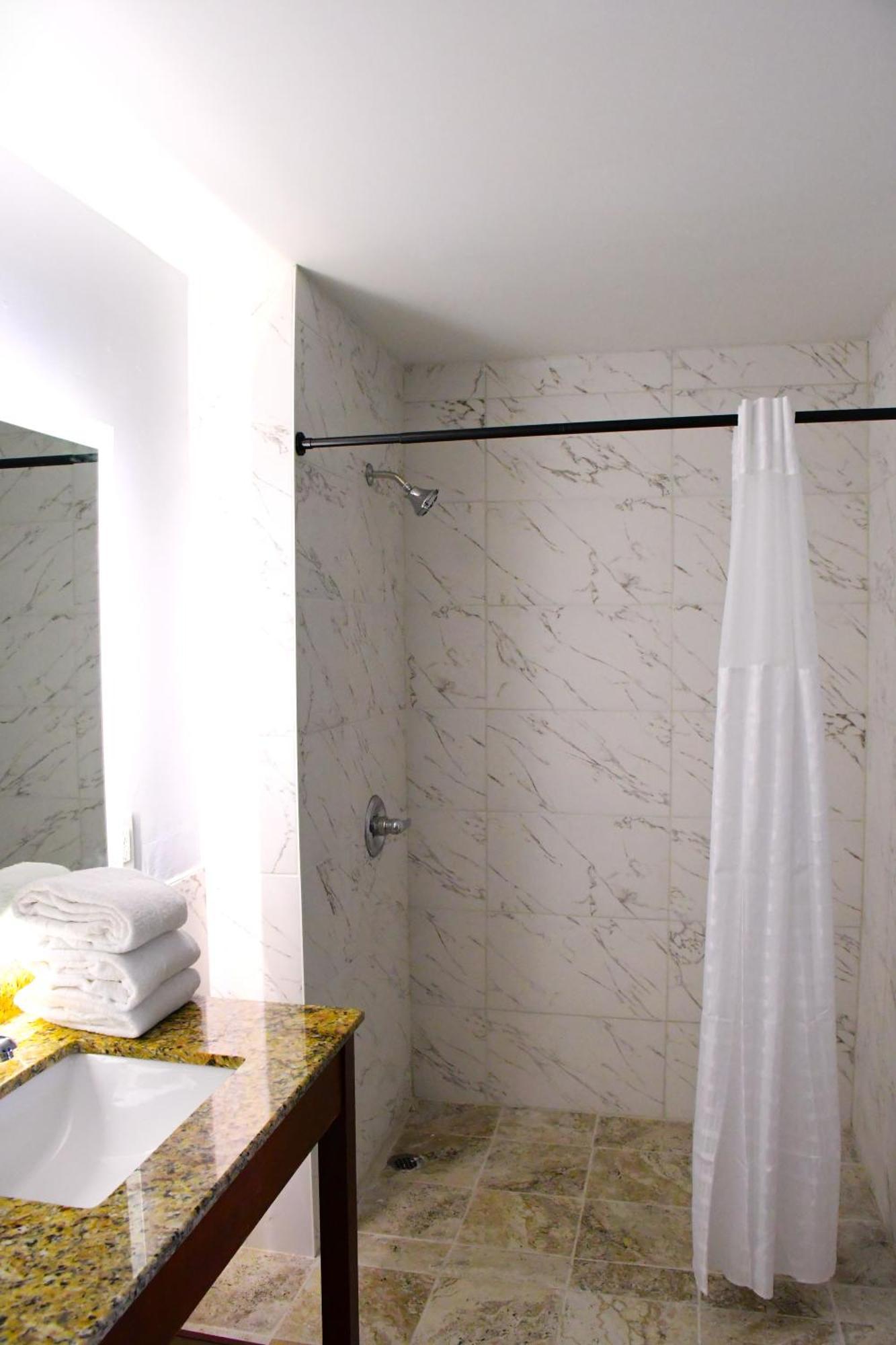 Florence Inn And Suites Esterno foto