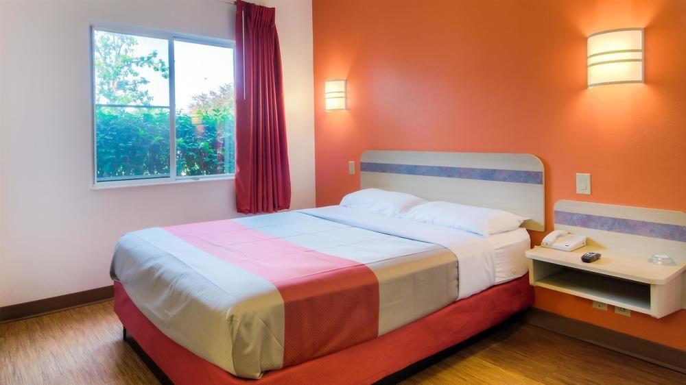 Florence Inn And Suites Esterno foto